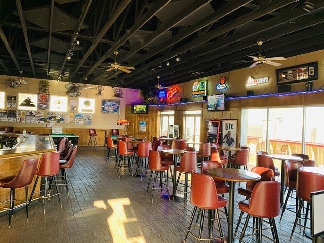 MANTENO - INVESTMENT OPPORTUNITY - BAR: 178 N Locust St, Manteno, IL 60950